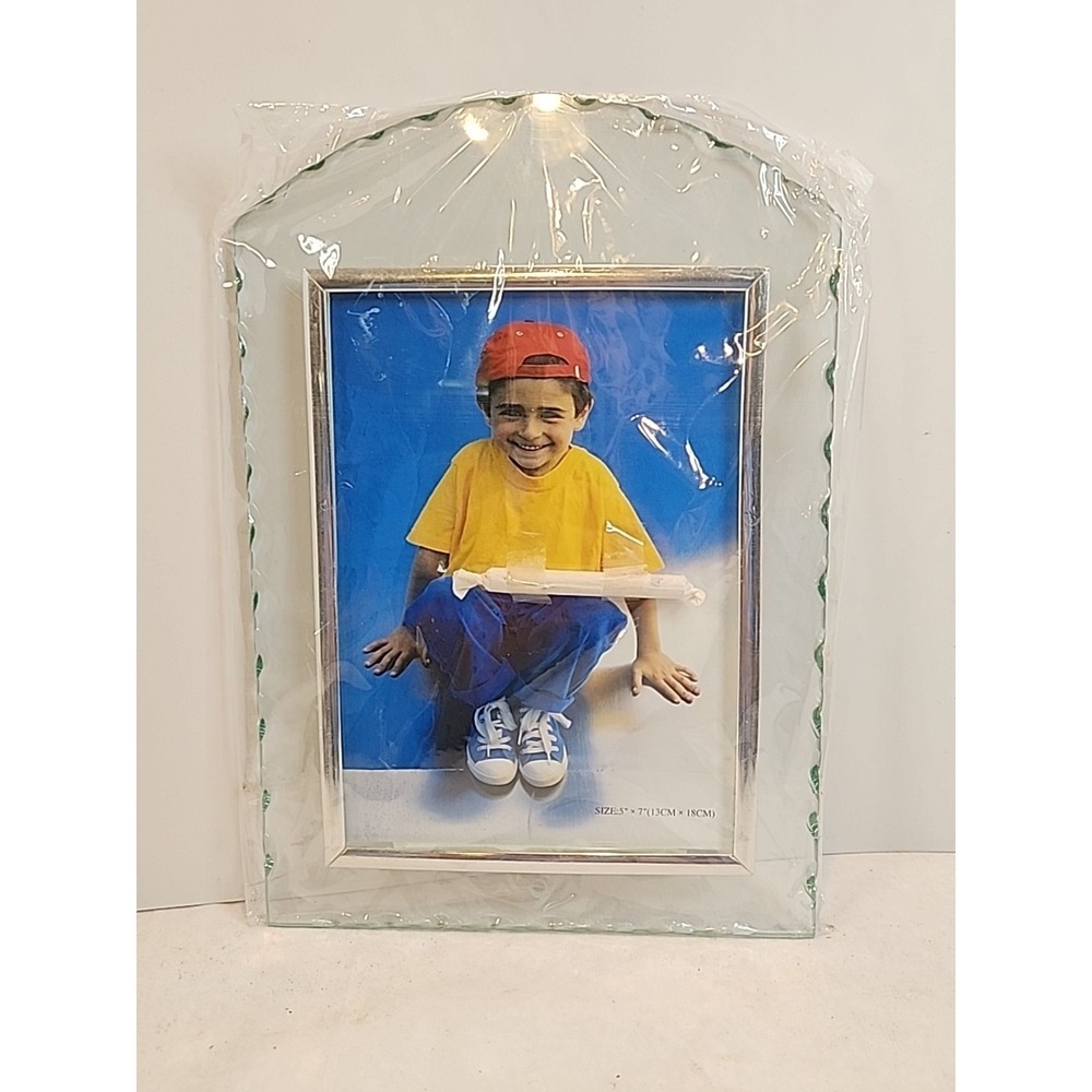 Studio Silversmiths 5" x‎ 7" Cut Glass With Green Scallops Photo Frame NWT